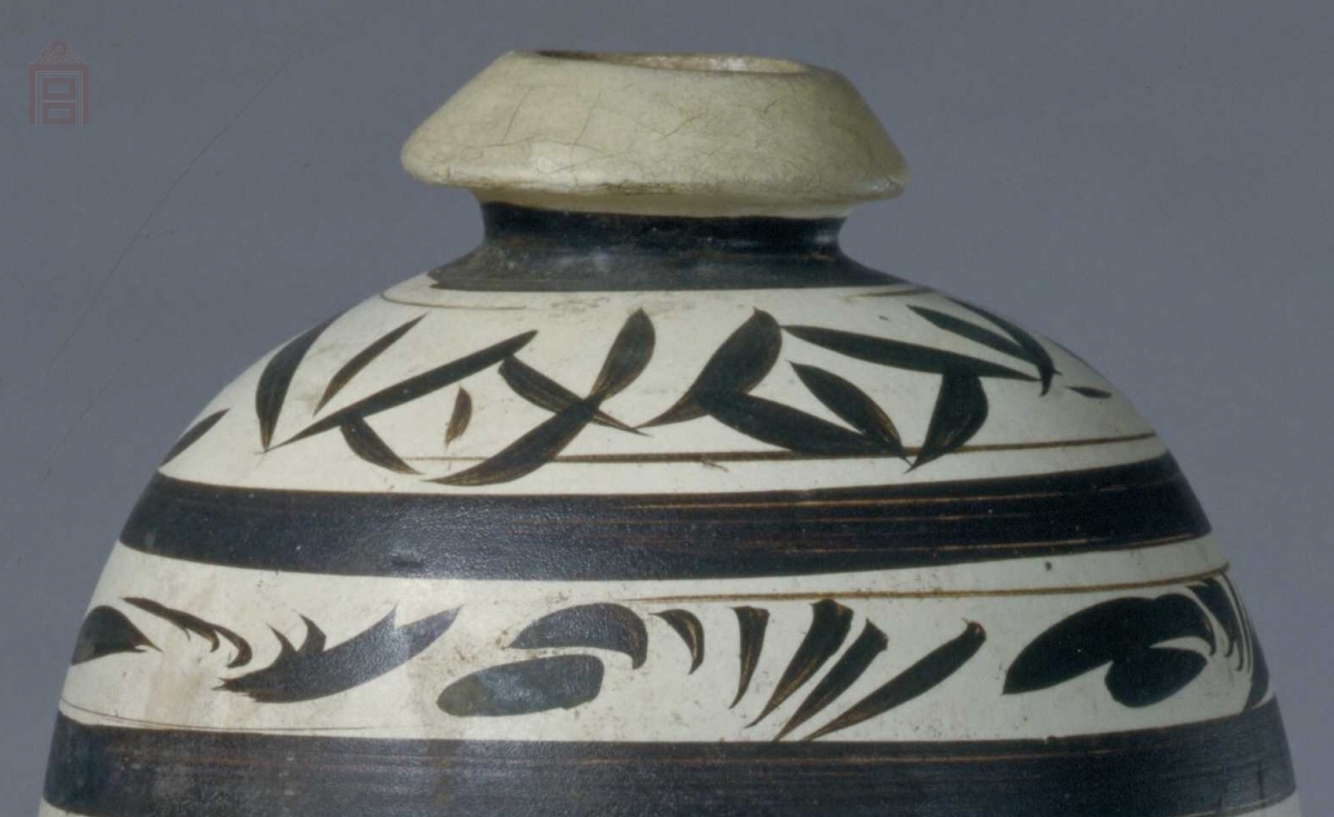 02 宋代 磁州窑白地黑花花卉纹梅瓶_10.jpg