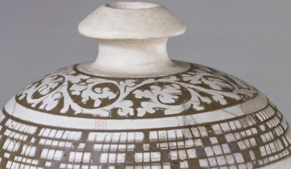 02 宋代 当阳峪窑白釉剔花瓶_2.jpg