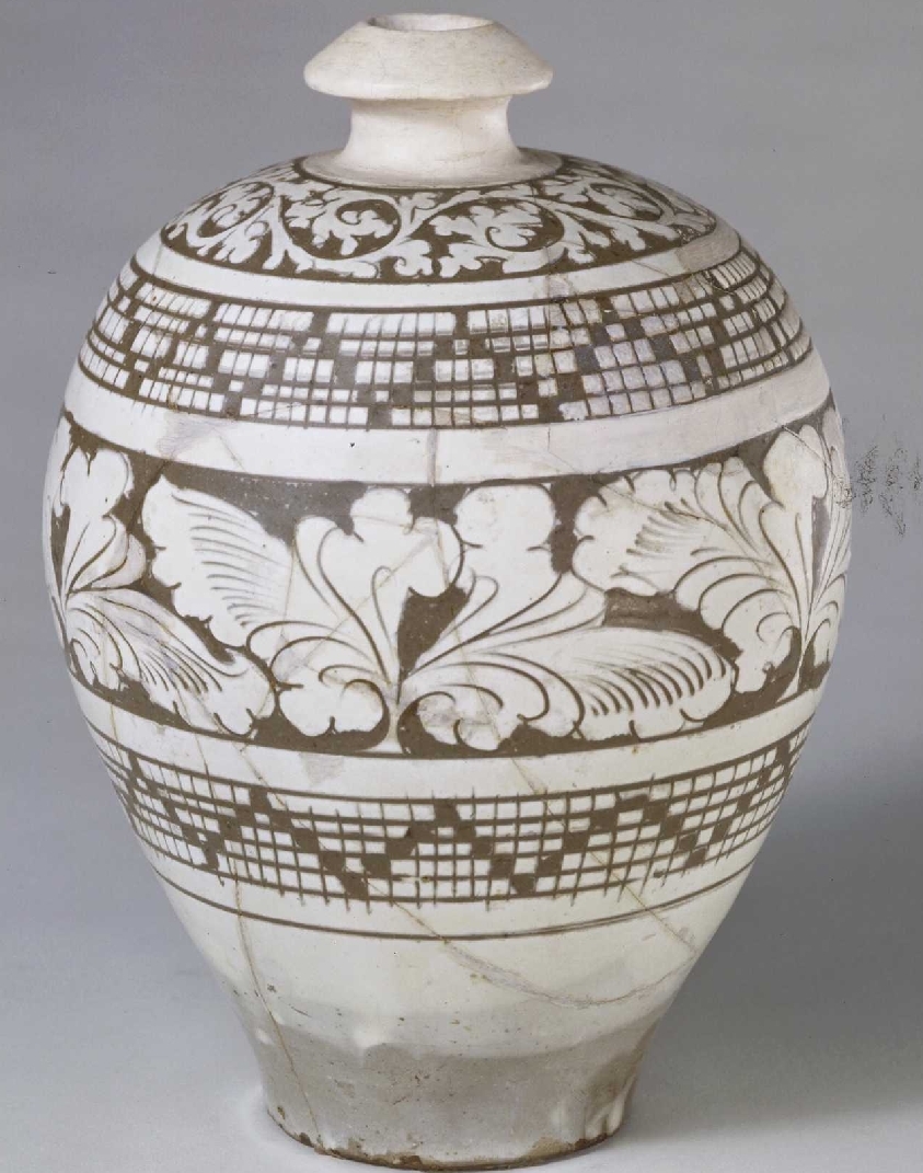 02 宋代 当阳峪窑白釉剔花瓶_3.jpg