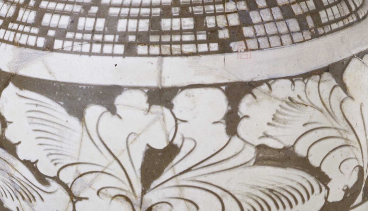 02 宋代 当阳峪窑白釉剔花瓶_5.jpg