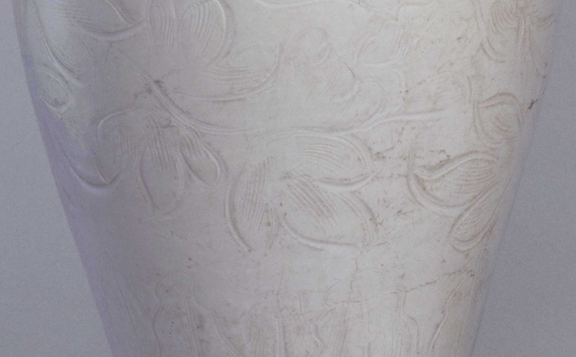02 宋代 定窑白釉刻花花卉纹梅瓶_01.jpg