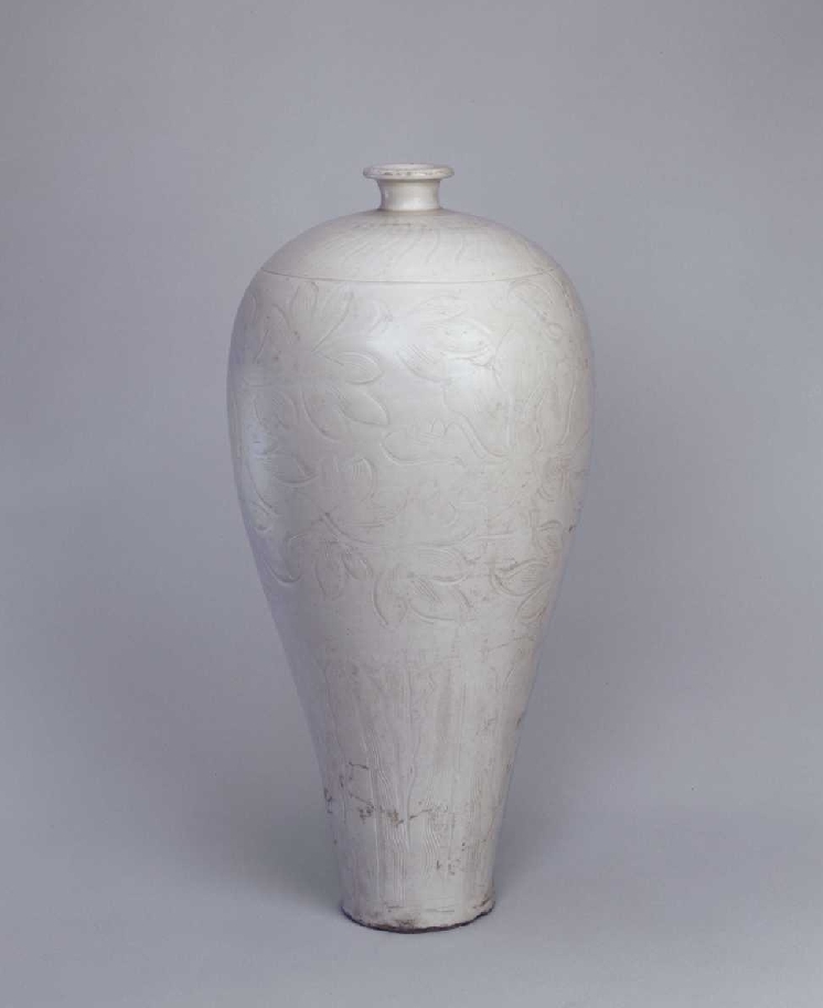 02 宋代 定窑白釉刻花花卉纹梅瓶_02.jpg