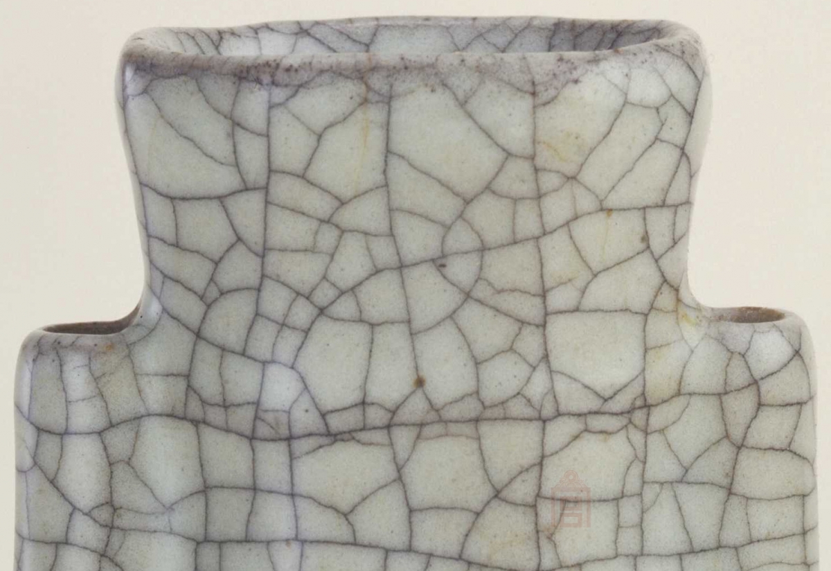 02 宋代 哥窑八方贯耳扁瓶_5.jpg