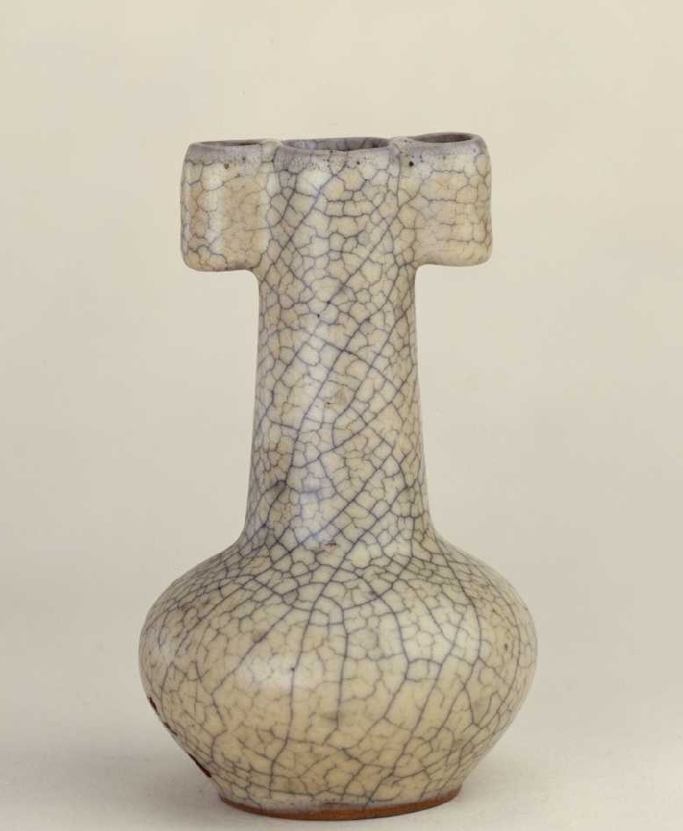 02 宋代 哥窑青釉贯耳瓶_02.jpg