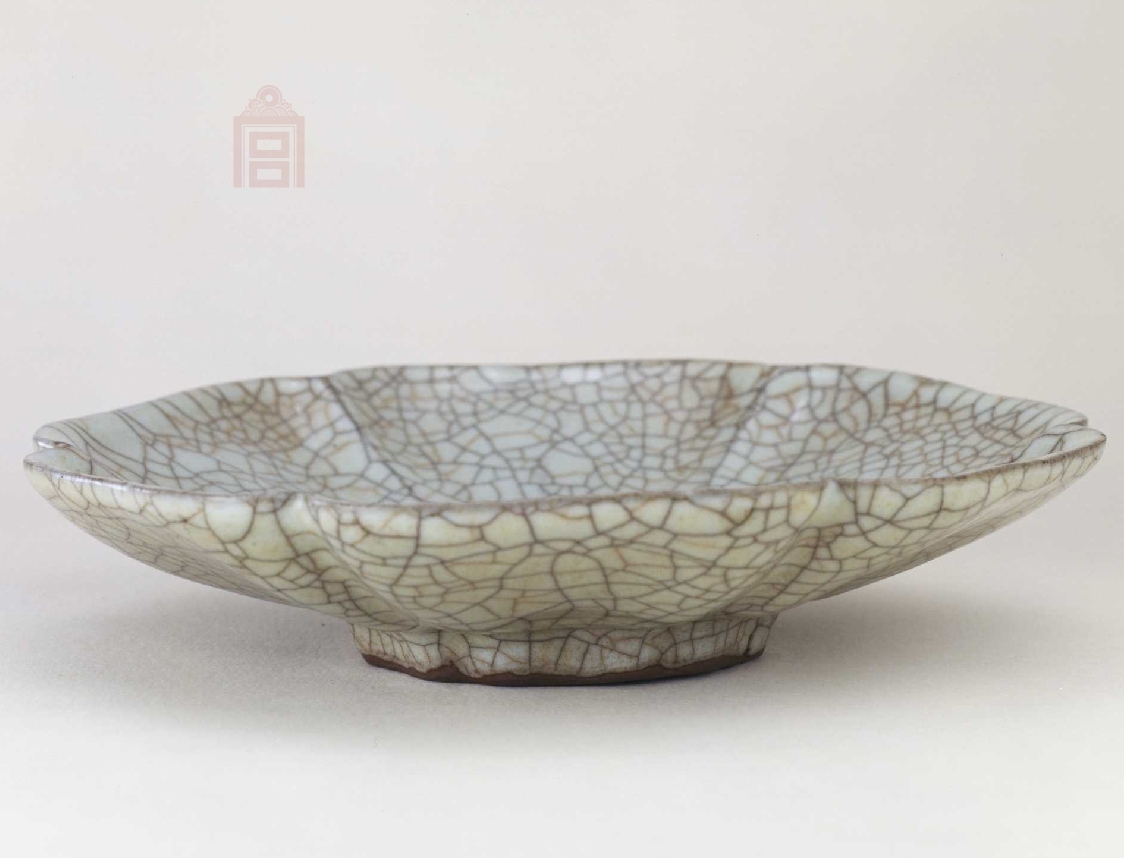 02 宋代 哥窑青釉葵瓣口盘_01.jpg