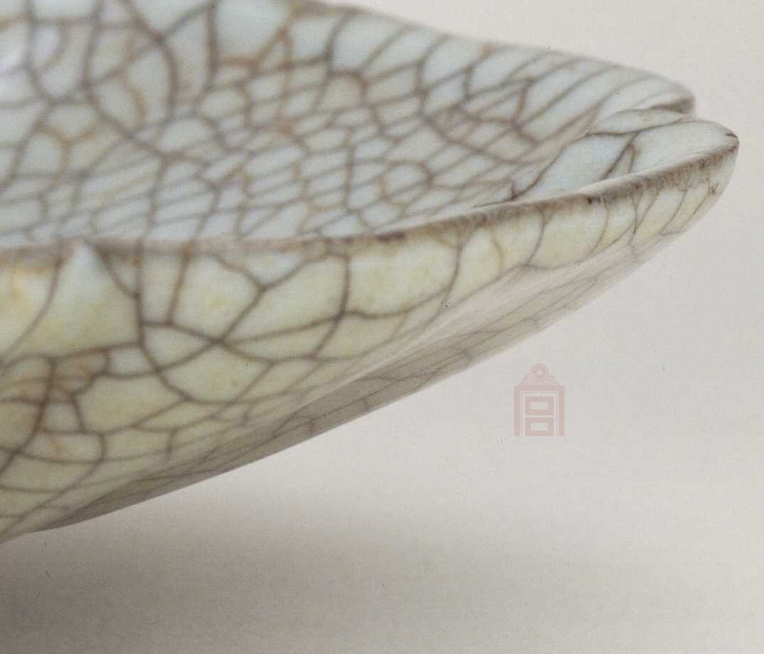 02 宋代 哥窑青釉葵瓣口盘_05.jpg