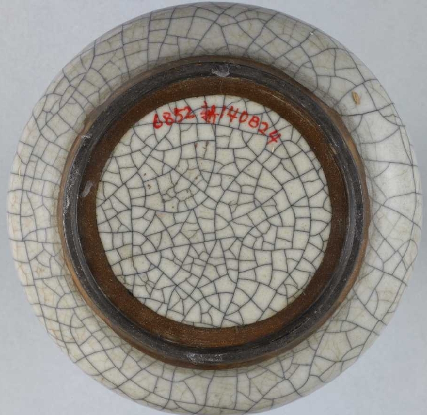 02 宋代 哥窑青釉弦纹瓶_02.jpg