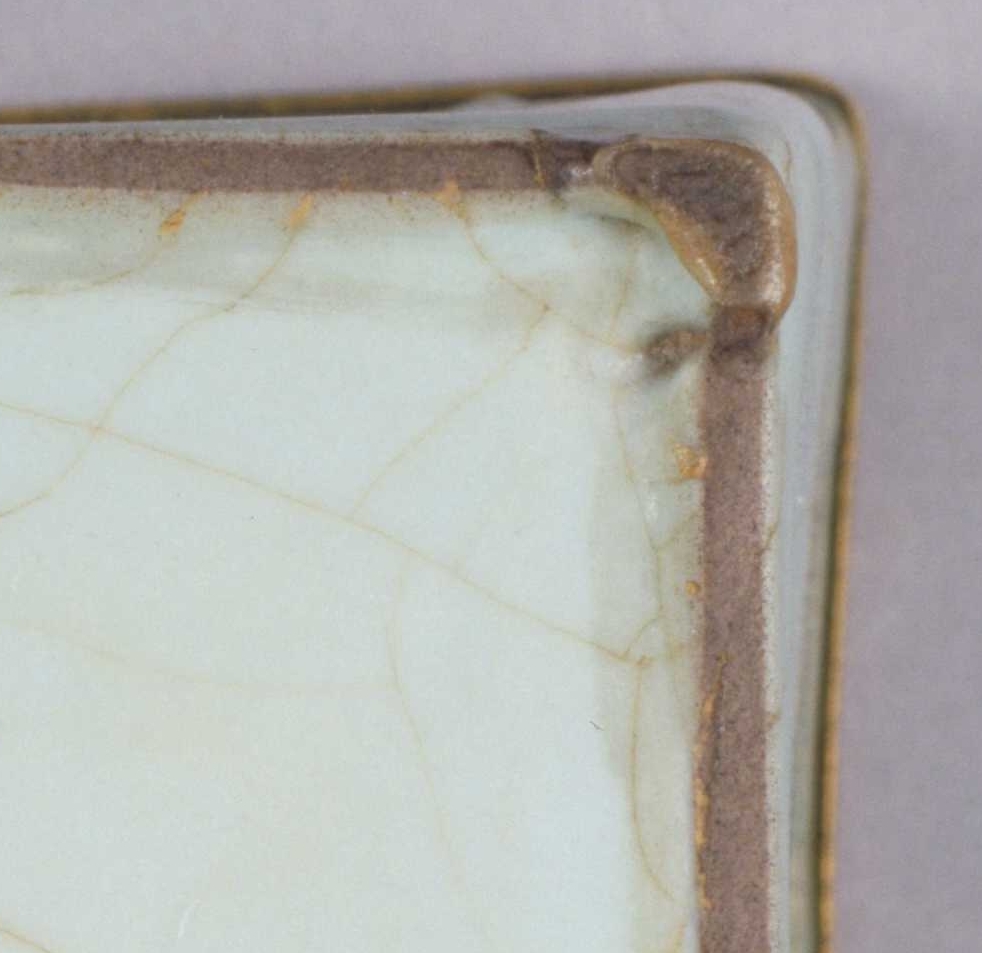 02 宋代 官窑青釉方花盆_10.jpg