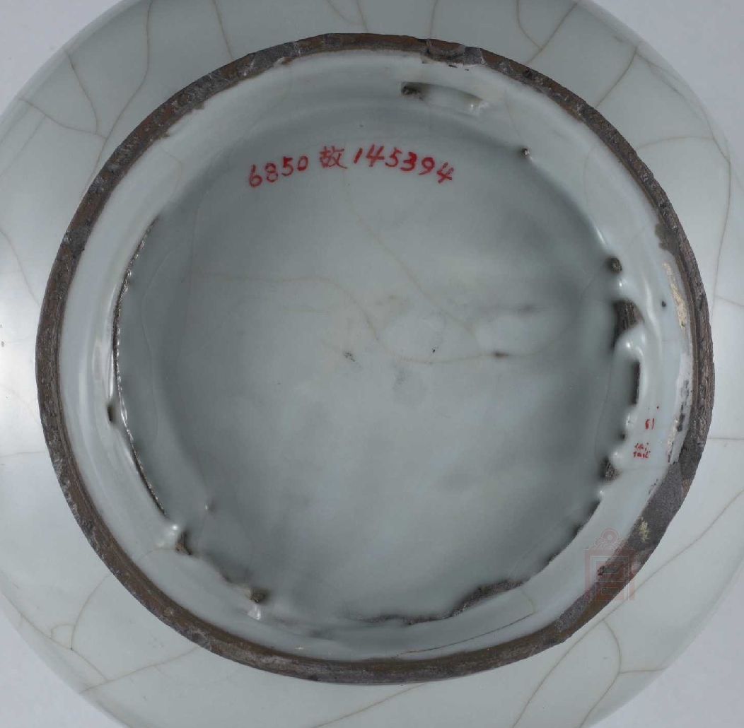 02 宋代 官窑青釉弦纹瓶_02.jpg