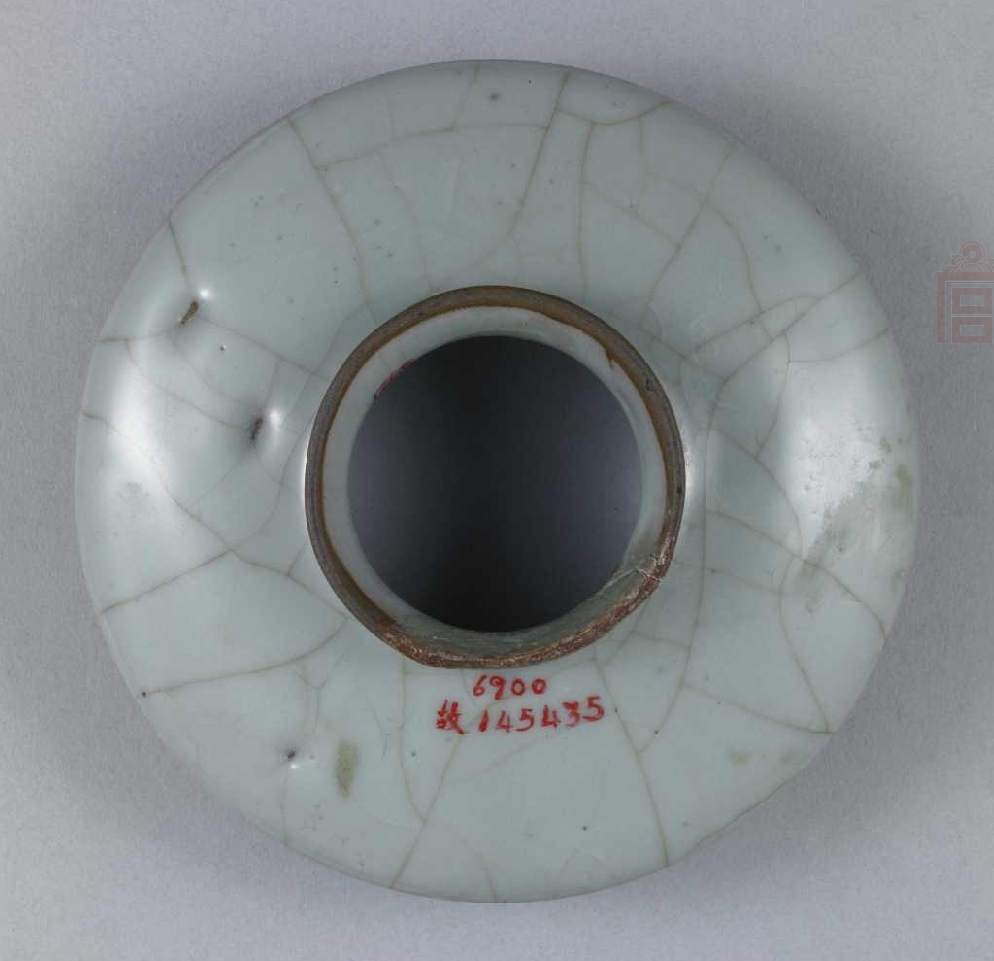 02 宋代 官窑青釉盏托_02.jpg