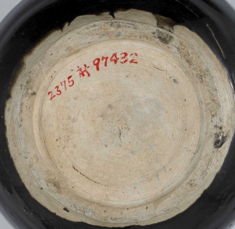 02 宋代 黑釉刻花玉壶春瓶_04.jpg