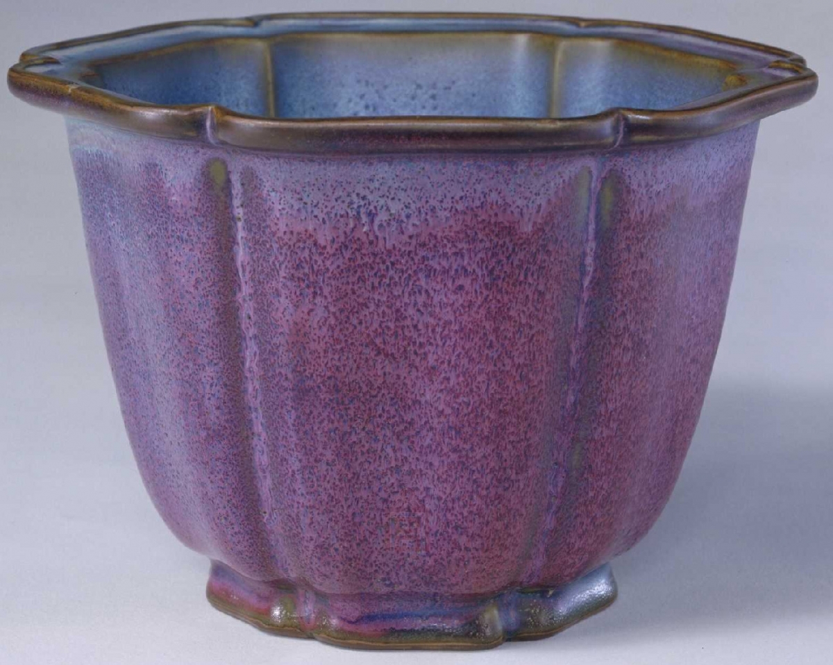 02 宋代 钧窑玫瑰紫釉葵花式花盆_05.jpg