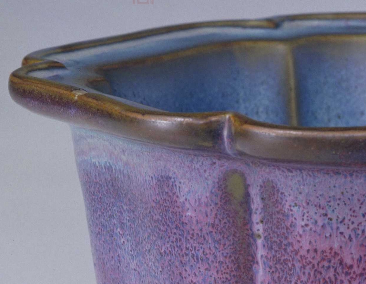 02 宋代 钧窑玫瑰紫釉葵花式花盆_08.jpg