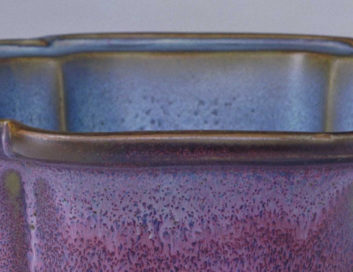 02 宋代 钧窑玫瑰紫釉葵花式花盆_10.jpg