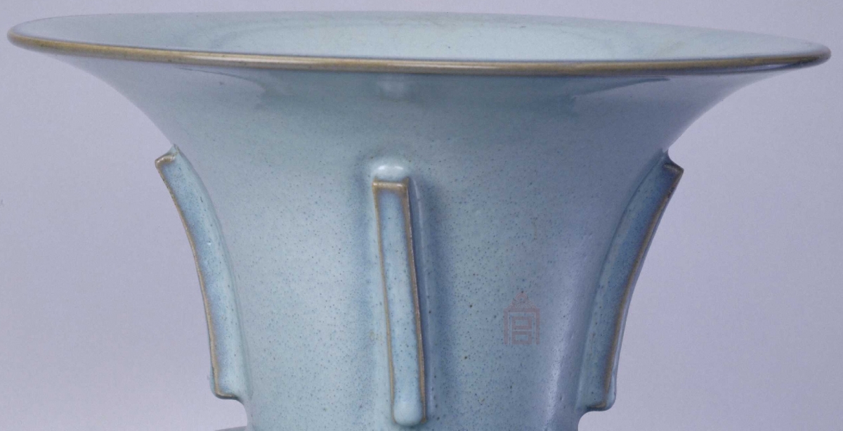 02 宋代 钧窑月白釉出戟尊_05.jpg