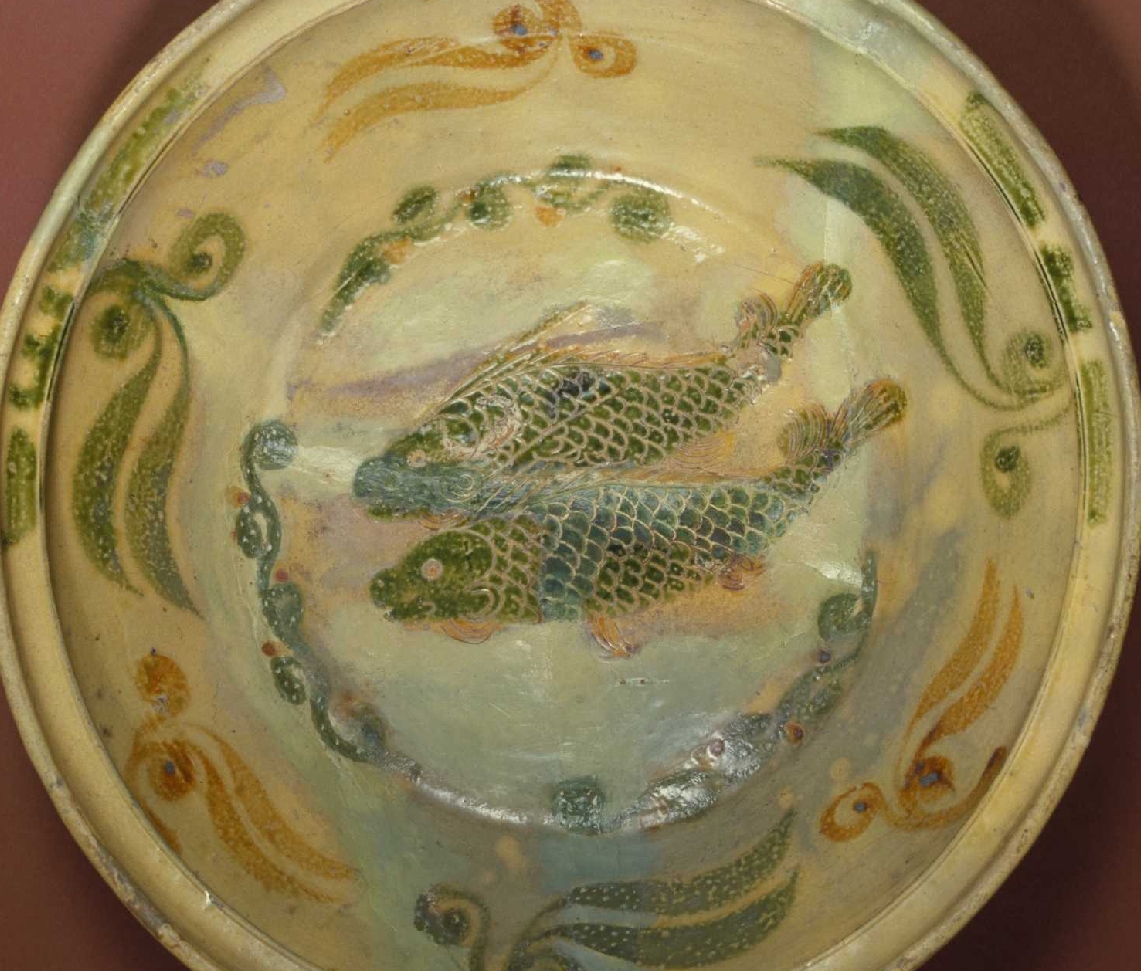 02 宋代 琉璃厂窑黄褐釉彩绘双鱼纹盆_1.jpg