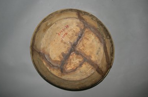 02 宋代 琉璃厂窑黄褐釉彩绘双鱼纹盆_4.jpg