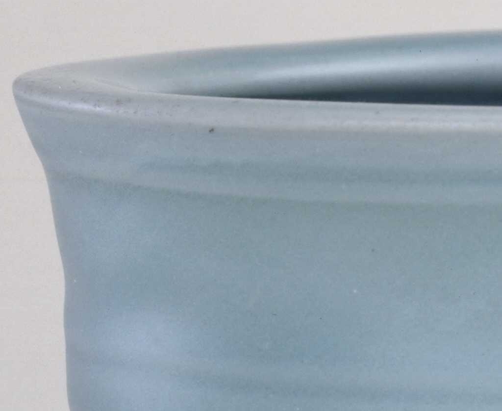 02 宋代 龙泉窑青釉弦纹三足炉_08.jpg