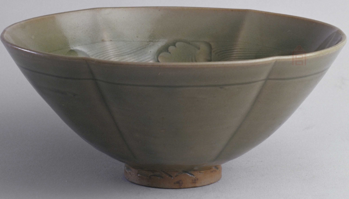 02 宋代 耀州窑青釉刻海水鸭纹碗_1.jpg