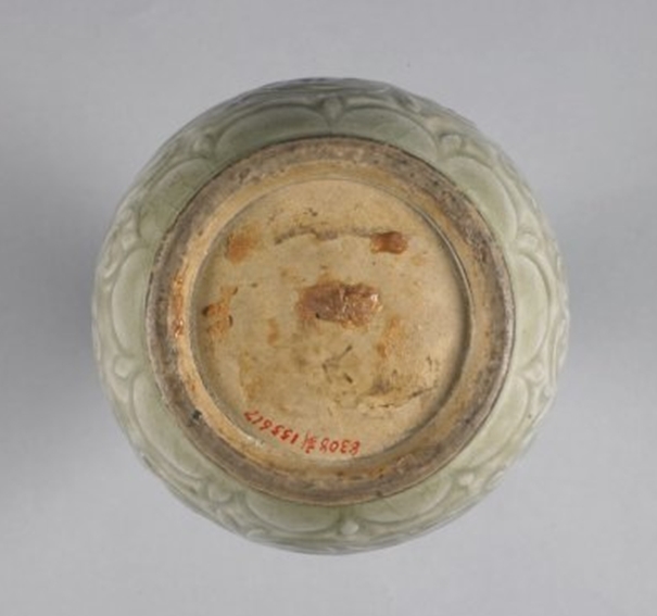 02 宋代 耀州窑青釉刻花莲花纹双耳瓶_05.jpg