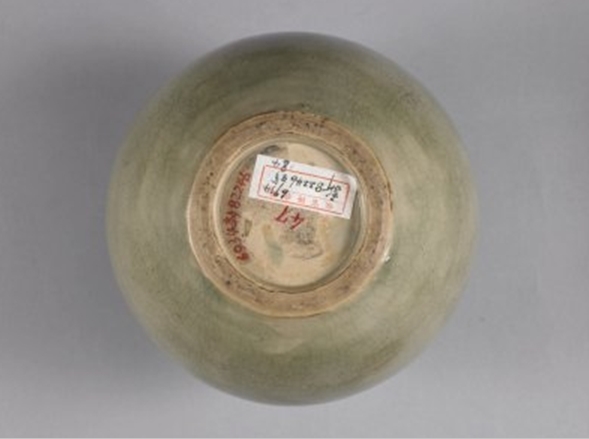 02 宋代 耀州窑青釉盘口瓶_1.jpg