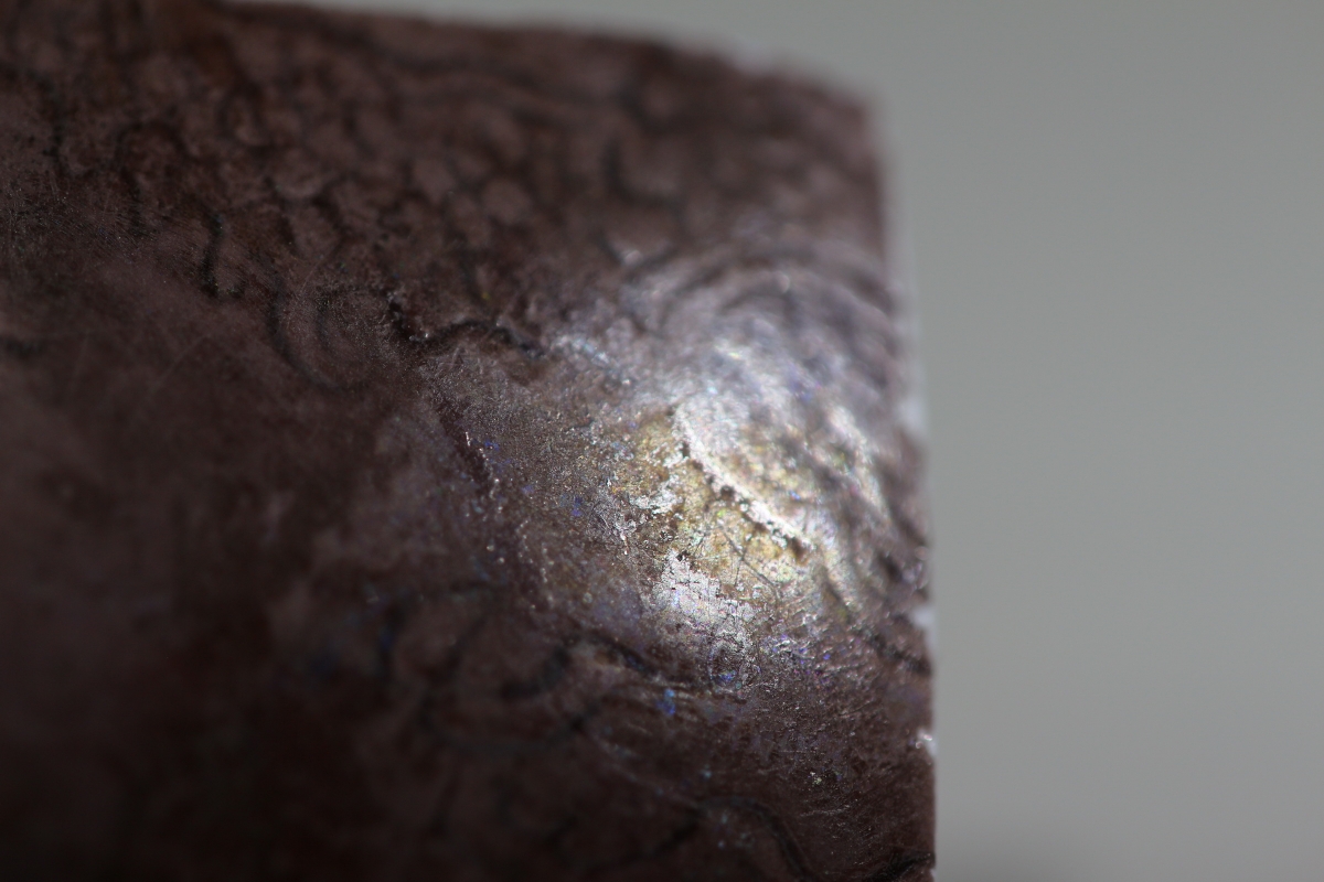 [茄皮紫] 【御瓷】清雍正？乾隆？茄皮紫釉暗刻龙纹瓷碗