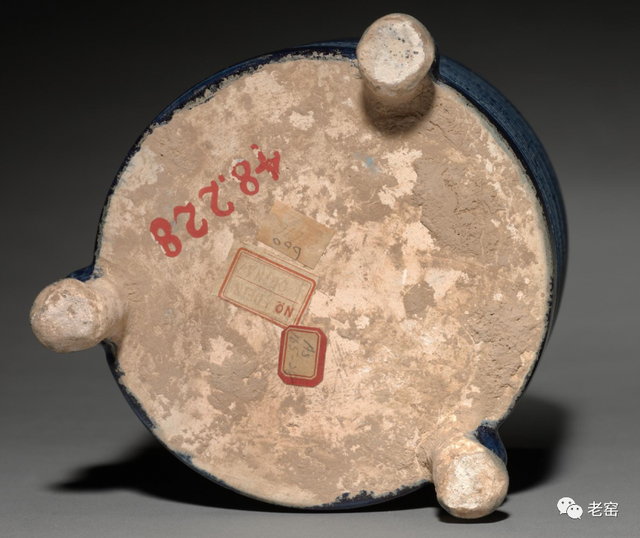 唐·三彩蓝釉旋纹奁式炉  美国克利夫兰博物馆藏