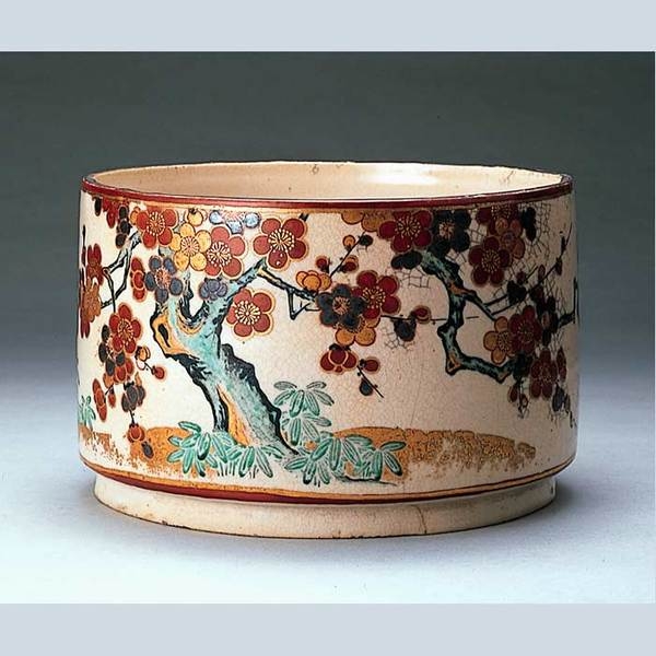 色絵梅花図平水指 [重要文化財]  野々村仁清 17世紀/江戸