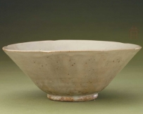 唐代 耀州窑青釉葵瓣口碗 | 故宫博物院