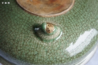 一眼看 古瓷器 牙黄- 古瓷馆藏 明代龙泉窑 三足炉