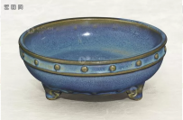 元/明初 钧窑玫瑰紫釉鼓钉三足洗