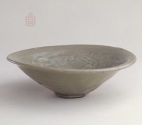 宋代 耀州窑青釉印花童子玩莲纹碗 |故宫