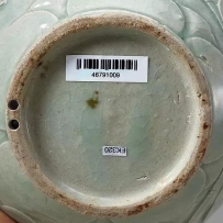 元 青釉剔刻花卉莲瓣口葫芦执壶 3047万