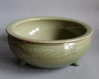 晚清 民国   龙泉窑 佛教 三足炉 NO.7377