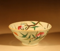 晚清  粉彩 过墙 枝桃纹碗 B NO.7038