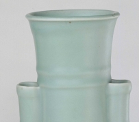 宋代 龙泉窑青釉贯耳弦纹瓶 |故宫